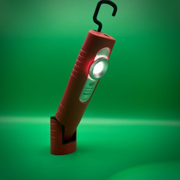 Rechargeable magnetic work light